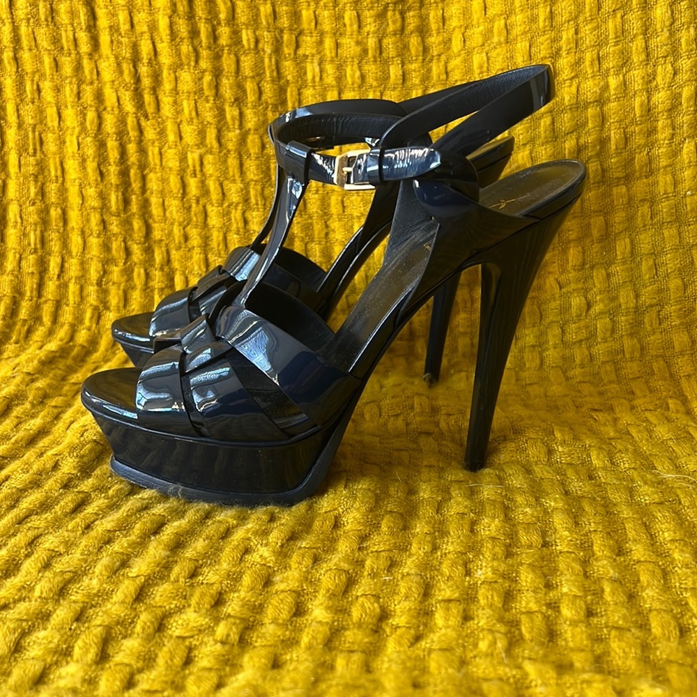 YSL TRIBUTE PLATFORM SANDALS IN PATENT LEATHER 38, navy blue